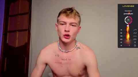 Snapshot of tattooed666cat chatting on 09-17-25, 04:41 Alex but u can call me Theo online show from 09-17-25, 04:41
