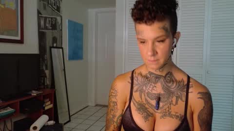 Snapshot of tattooed_natalia chatting on 03-18-26, 02:09 Natalia 3 online show from 03-18-26, 02:09