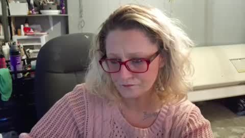 Snapshot of tattooeddirtyteacher chatting on 02-07-25, 07:17 Lisa Lovely online show from 02-07-25, 07:17