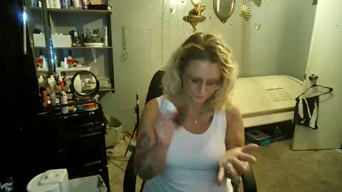Snapshot of tattooeddirtyteacher chatting on 02-13-25, 10:34 Lisa Lovely online show from 02-13-25, 10:34