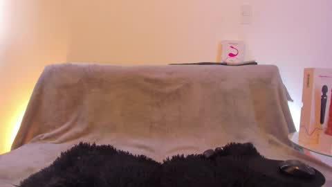 Snapshot of tattoofox_ chatting on 02-25-26, 01:10 Tatoo foxx online show from 02-25-26, 01:10