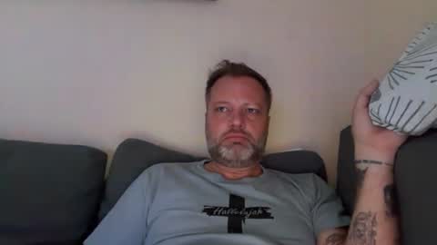 Snapshot of tattoomanforgirls chatting on 06-16-26, 06:16 tattoomanforgirls online show from 06-16-26, 06:16