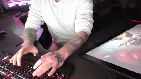 Snapshot of tattoosboys69 chatting on 11-22-25, 08:02 tattoosboys69 online show from 11-22-25, 08:02