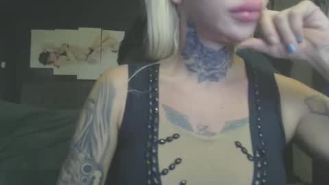 Snapshot of tatuada_safada chatting on 06-09-26, 08:59 tatuada_safada online show from 06-09-26, 08:59