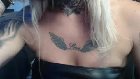 Snapshot of tatuada_safada chatting on 06-12-26, 07:29 tatuada_safada online show from 06-12-26, 07:29