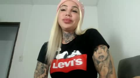 Snapshot of tatuada_safada chatting on 06-19-26, 06:56 tatuada_safada online show from 06-19-26, 06:56