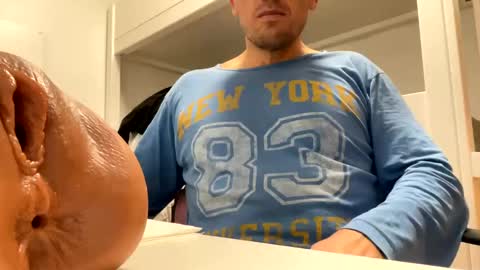 Snapshot of tatuador40 chatting on 12-02-24, 11:18 Tatuador40 online show from 12-02-24, 11:18