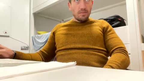 Snapshot of tatuador40 chatting on 12-25-24, 11:31 Tatuador40 online show from 12-25-24, 11:31