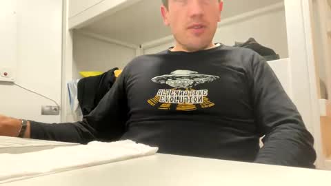 Snapshot of tatuador40 chatting on 12-30-24, 11:28 Tatuador40 online show from 12-30-24, 11:28