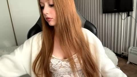 Emily online show from 02-06-26, 07:12