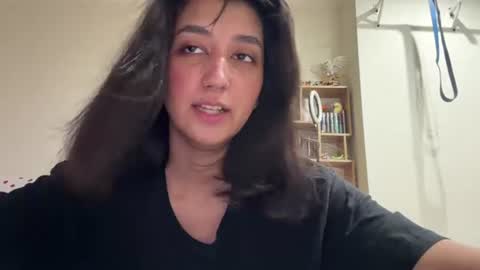 Snapshot of tawnyamartinek chatting on 06-22-26, 07:05 Riza online show from 06-22-26, 07:05