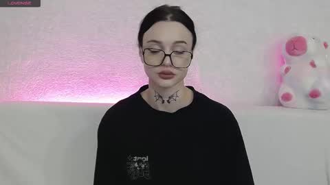 Taya online show from 10-21-25, 04:51