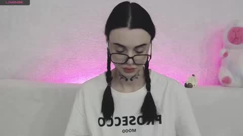 Taya online show from 11-13-25, 04:50