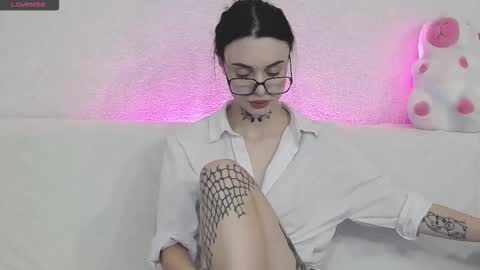 Taya online show from 11-15-25, 06:04