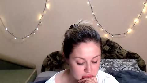 Snapshot of tayagirl chatting on 04-25-26, 10:29 Taya online show from 04-25-26, 10:29