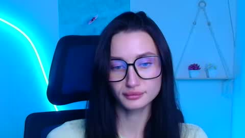 Taya online show from 12-19-25, 12:23