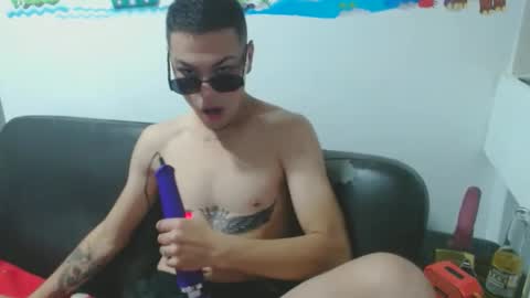 Snapshot of tayler_and_alina chatting on 01-13-25, 03:15 MARCELO MILK online show from 01-13-25, 03:15