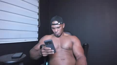 Snapshot of tayler_waka chatting on 01-29-25, 12:54 Tyler online show from 01-29-25, 12:54