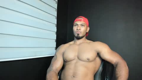 Snapshot of tayler_waka chatting on 02-08-25, 01:00 Tyler online show from 02-08-25, 01:00