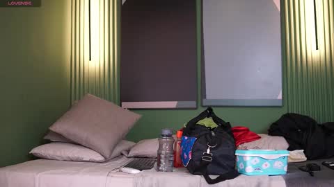 Snapshot of taylerkim chatting on 10-02-25, 06:37 Teylor Kim online show from 10-02-25, 06:37