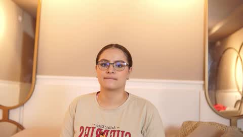 Snapshot of taylerkim chatting on 10-11-25, 06:50 Teylor Kim online show from 10-11-25, 06:50