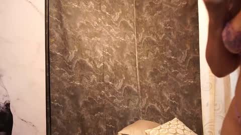 Snapshot of taylerkim chatting on 10-21-25, 08:20 Teylor Kim online show from 10-21-25, 08:20