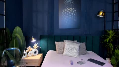 Taylor Bennet online show from 02-11-25, 06:11