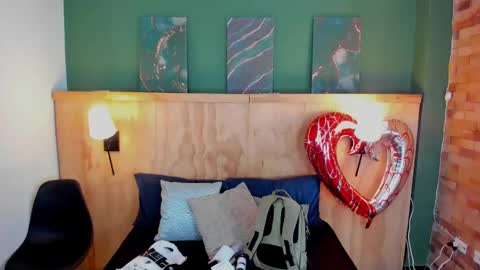 Taylor Bennet online show from 02-23-25, 12:05