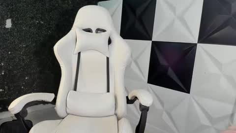 Taylor online show from 02-25-26, 06:56