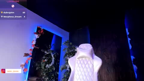 Taylor  Help me to get 100 thumbs up online show from 10-14-25, 05:03