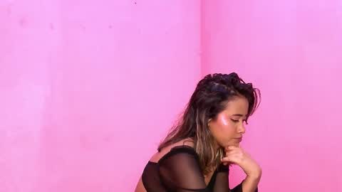 Snapshot of taylor_lii0425 chatting on 03-16-26, 10:25 Warayana online show from 03-16-26, 10:25