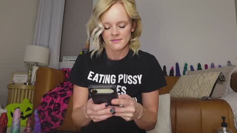 Taylor --  online show from 10-24-25, 10:11