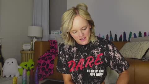 Taylor --  online show from 10-29-25, 10:17