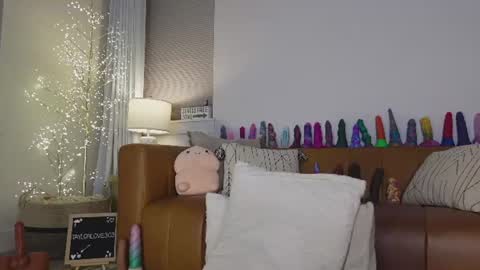 Taylor --  online show from 06-27-26, 10:09