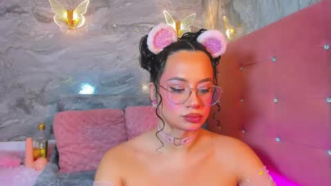 Taylor Sanz online show from 10-11-25, 02:44