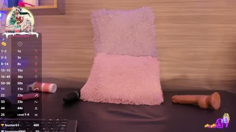 Taylor  online show from 12-20-24, 03:42