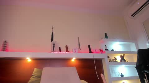 Taylor online show from 01-16-25, 10:44