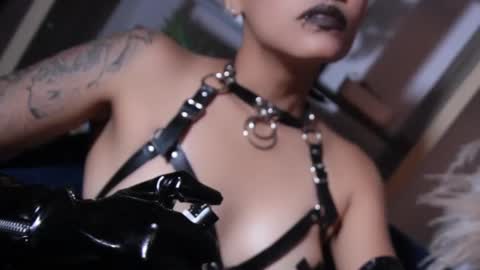 Taylor online show from 03-06-25, 07:21