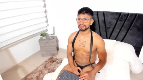 Snapshot of taylormaccurdy_ chatting on 10-09-25, 03:21 taylormaccurdy_ online show from 10-09-25, 03:21