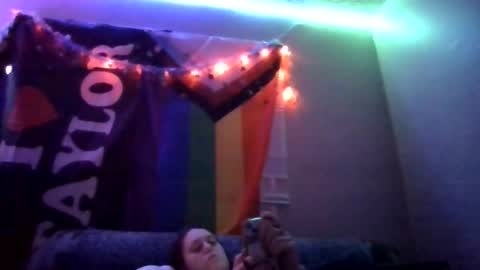 Taylor Riot online show from 10-03-25, 07:27