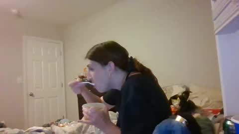 taylorslay online show from 05-06-26, 12:41