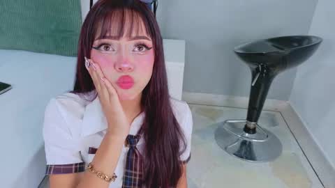 Snapshot of taylorsmitth_ chatting on 10-17-25, 12:52 TAYLOR online show from 10-17-25, 12:52