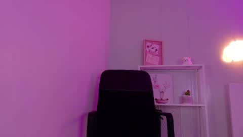 TAYLOR  online show from 11-21-25, 11:31