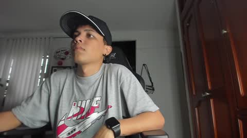 Snapshot of taylorsorf chatting on 01-04-25, 09:52 taylorsorf online show from 01-04-25, 09:52