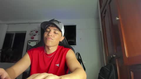 Snapshot of taylorsorf chatting on 11-05-25, 12:32 taylorsorf online show from 11-05-25, 12:32