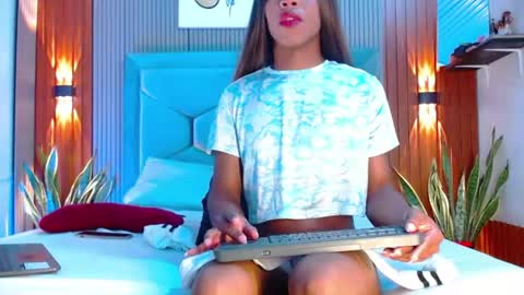 Tayra...  online show from 06-29-26, 08:31