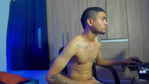tayron_boy online show from 11-10-25, 08:19