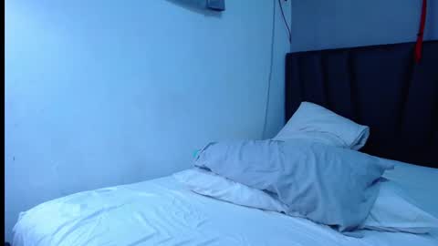 Tayron online show from 11-19-25, 06:08