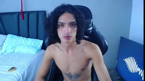 Snapshot of tayronx33 chatting on 04-05-26, 08:17 Tayron online show from 04-05-26, 08:17