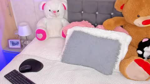  TAYSSA  ONLINE FROM 0630 PM - 1130 PM COLOMBIAN HOUR online show from 06-18-26, 12:44